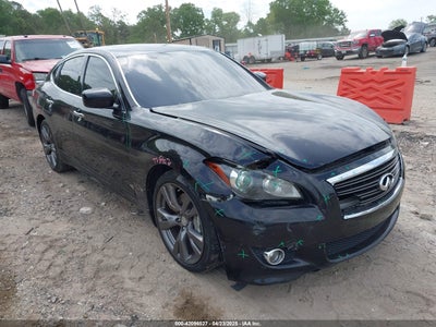 INFINITI M37 2011