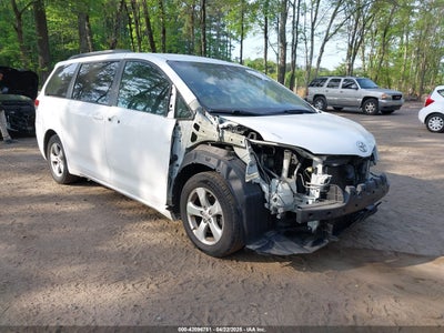 TOYOTA SIENNA 2011