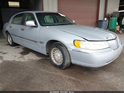 LINCOLN TOWN CAR 2002