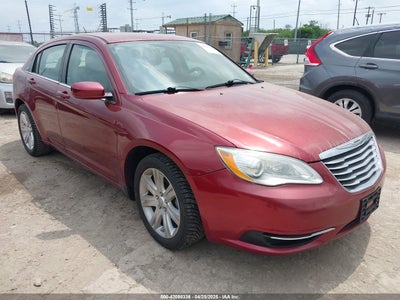CHRYSLER 200 2013