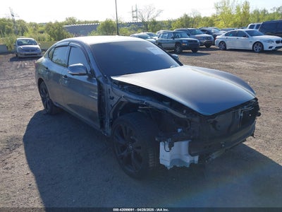 INFINITI Q70 2015