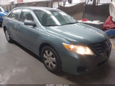 TOYOTA CAMRY 2011