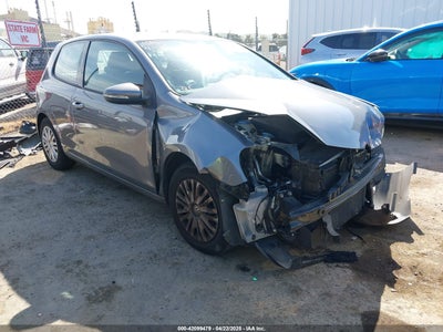 VOLKSWAGEN GOLF 2010