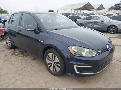 VOLKSWAGEN E-GOLF 2016
