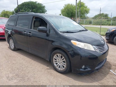 TOYOTA SIENNA 2017
