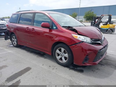 TOYOTA SIENNA 2019