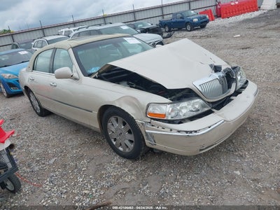 LINCOLN TOWN CAR 2003