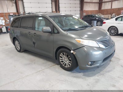 TOYOTA SIENNA 2011