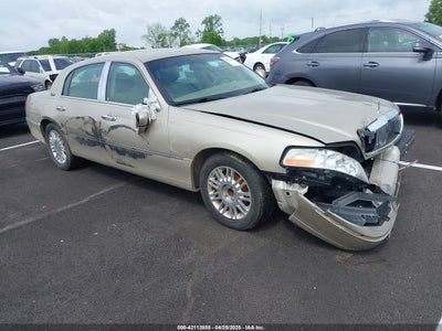 LINCOLN TOWN CAR 2011