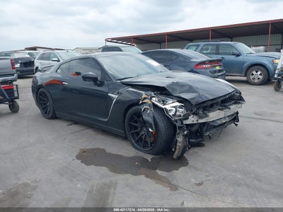 NISSAN GT-R 2015