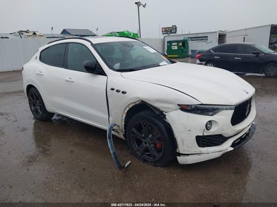 MASERATI LEVANTE 2021