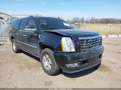 CADILLAC ESCALADE ESV 2011