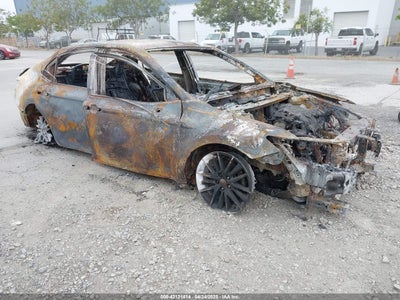 TOYOTA CAMRY 2024