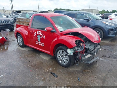 VOLKSWAGEN NEW BEETLE 2010