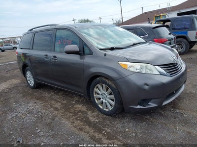 TOYOTA SIENNA 2014