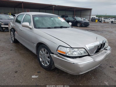 LINCOLN TOWN CAR 2005