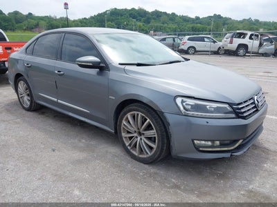 VOLKSWAGEN PASSAT 2012
