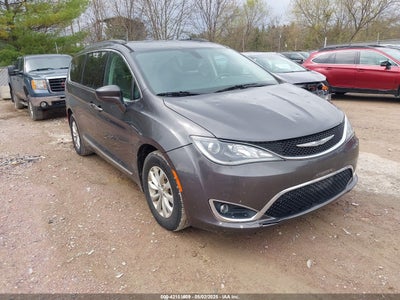 CHRYSLER PACIFICA 2017