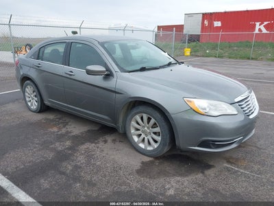 CHRYSLER 200 2013