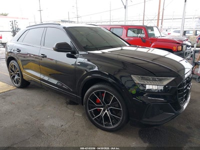 AUDI Q8 2021