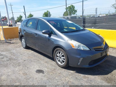 TOYOTA PRIUS V 2012