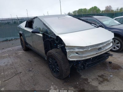 TESLA CYBERTRUCK 2024