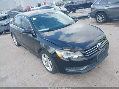 VOLKSWAGEN PASSAT 2012