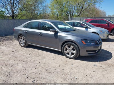VOLKSWAGEN PASSAT 2013