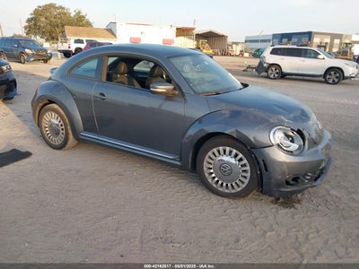 VOLKSWAGEN BEETLE 2016