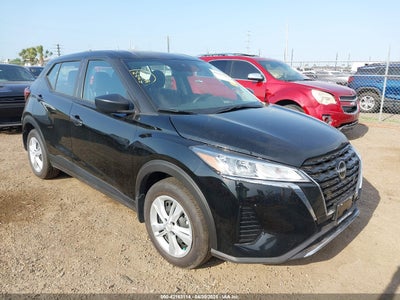 NISSAN KICKS PLAY 2025