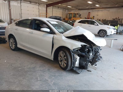 CHRYSLER 200 2015