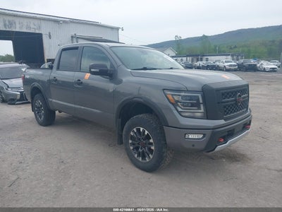 NISSAN TITAN 2023