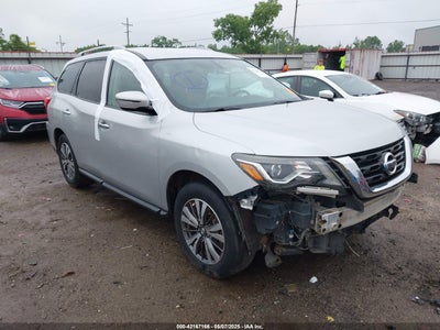 NISSAN PATHFINDER 2017