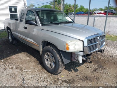 DODGE DAKOTA 2005
