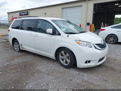 TOYOTA SIENNA 2011