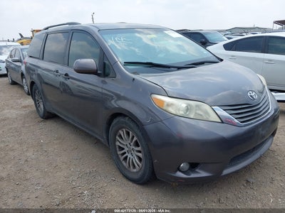 TOYOTA SIENNA 2012