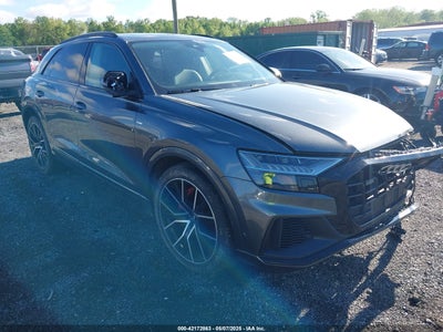 AUDI Q8 2020