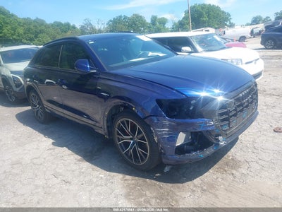 AUDI Q8 2021