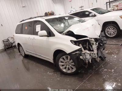 TOYOTA SIENNA 2013