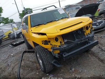 TOYOTA FJ CRUISER 2010