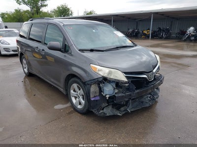 TOYOTA SIENNA 2018