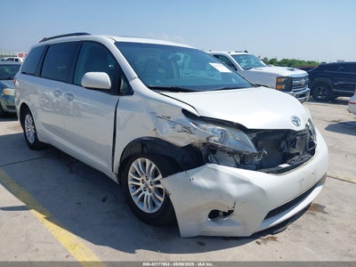 TOYOTA SIENNA 2015