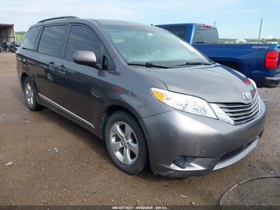 TOYOTA SIENNA 2015