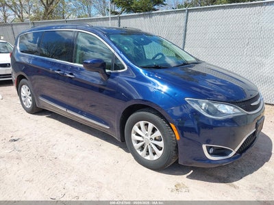 CHRYSLER PACIFICA 2017