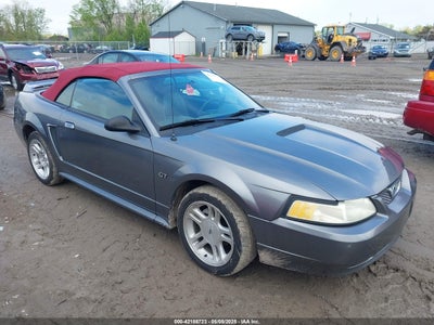 FORD MUSTANG 2000