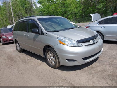 TOYOTA SIENNA 2010