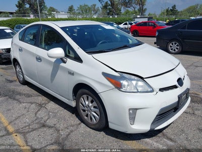 TOYOTA PRIUS PLUG-IN 2013