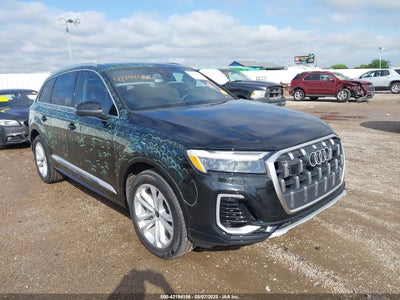 AUDI Q7 2025