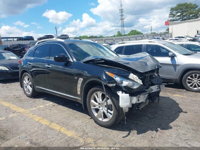 INFINITI QX70 2015