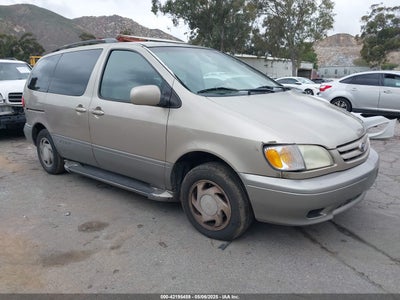 TOYOTA SIENNA 2003